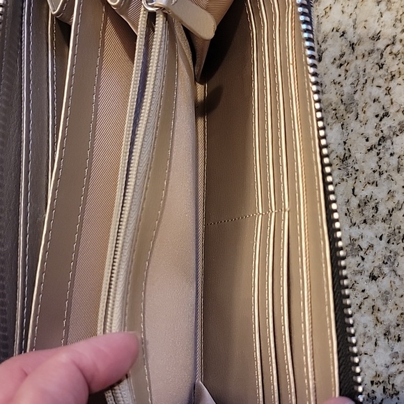 Dana Buchman Wristlet/Wallet Accordian Style - Picture 5 of 5